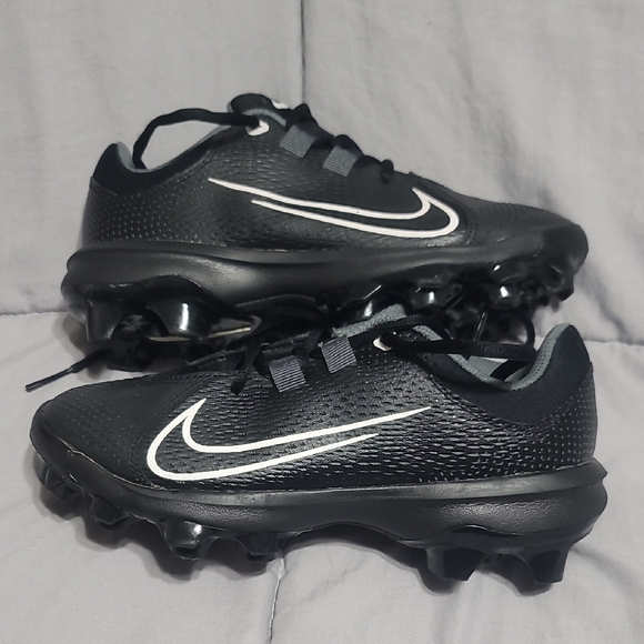 Nike Kids Black and White Softball Cleats - Picture 1 of 9
